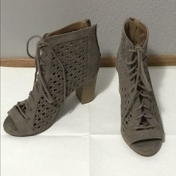 Qupid Taupe Lace up Heals - Picture 9 of 9